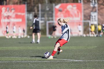 Bild 171 - wBJ Eimsbuettler TV - VfL Wolfsburg : Ergebnis: 1:3